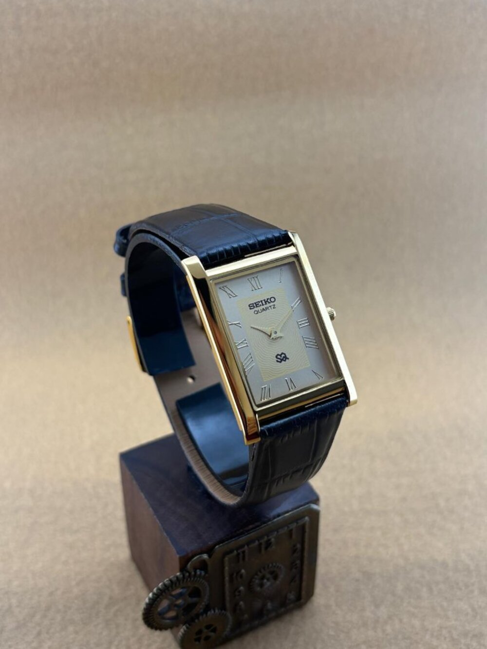 GOLD VINTAGE Seiko Vintage slim men's Watch-dark brown strap